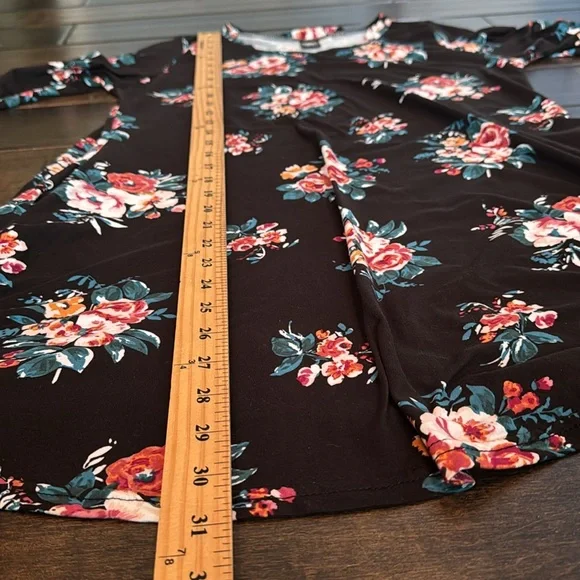❤️3/$30 Lildy Floral 3/4 Sleeve Black Tunic Dress - Picture 9 of 9